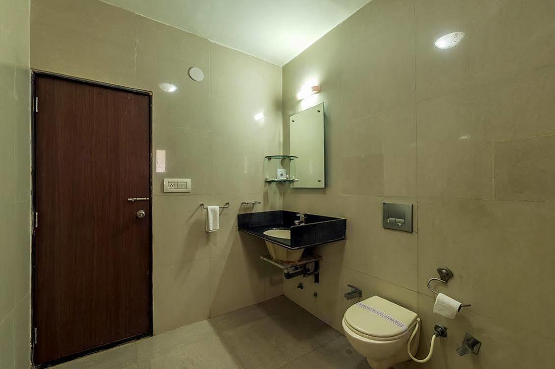 Leo Resorts Junagadh Exterior foto